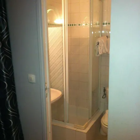 Carlone Hotel 2*