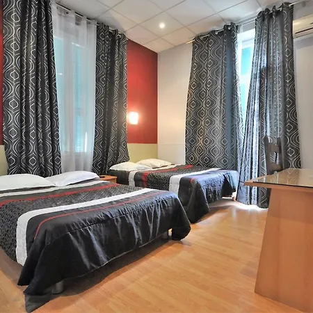 Carlone Hotel 2*