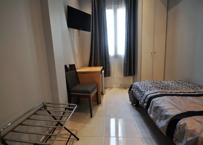 Carlone Hotel 2*