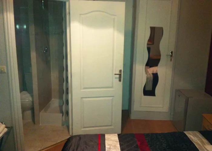 Carlone Hotel 2*